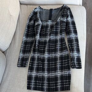 Elegant Black and White Plaid Long Sleeve Dress